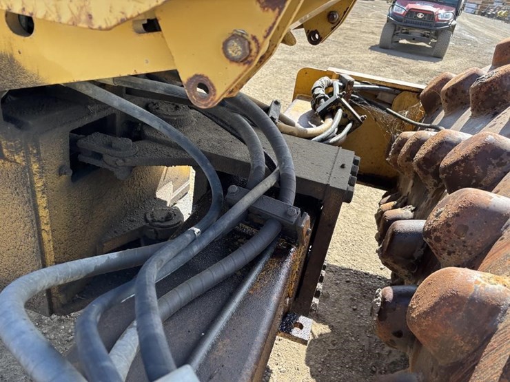 caterpillar-cp-433c-image-15