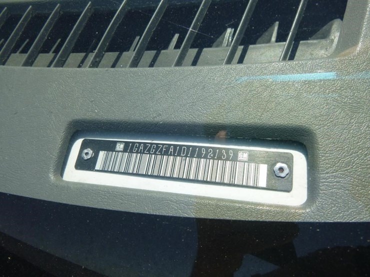 2013-chevrolet-3500-image-31