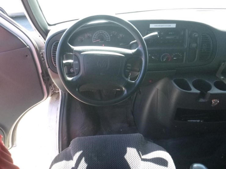2003-dodge-ram-van-image-9