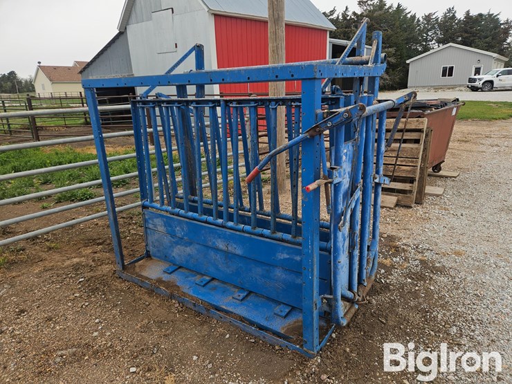 priefert-model-85-cattle-chute-w/-head-gate-image-3