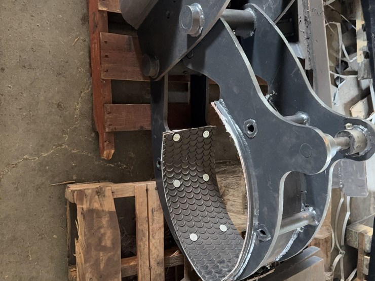 claw-attachment-image-1