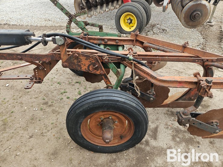 3-bottom-plow-image-17