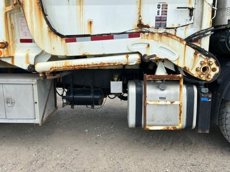 2020-mack-terrapro-tri/a-garbage-truck-1m2te1gc0lm-image-40