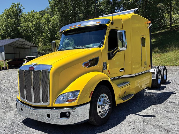 2017-peterbilt-579-image-1
