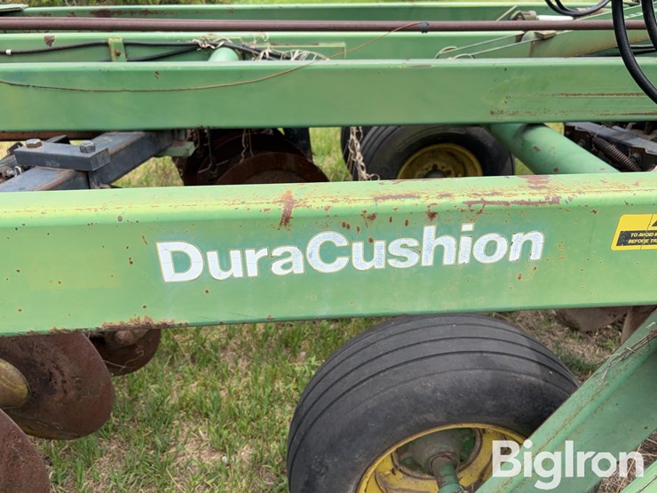 john-deere-235-image-15