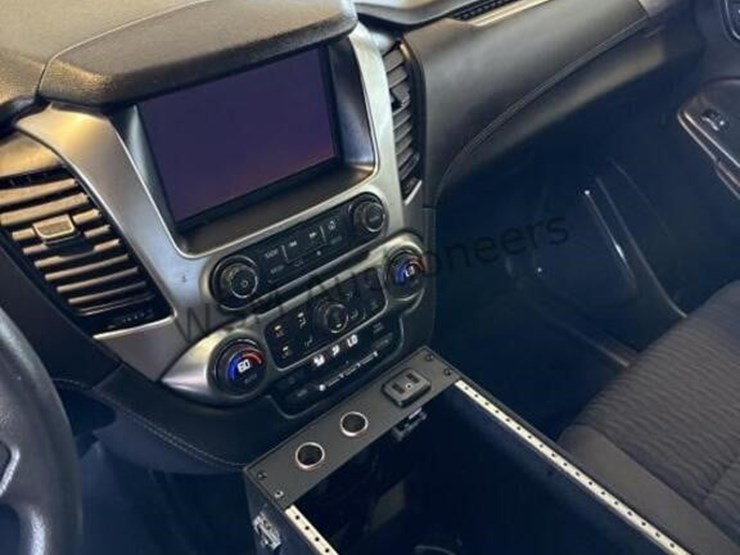 2019-chevrolet-tahoe-image-24