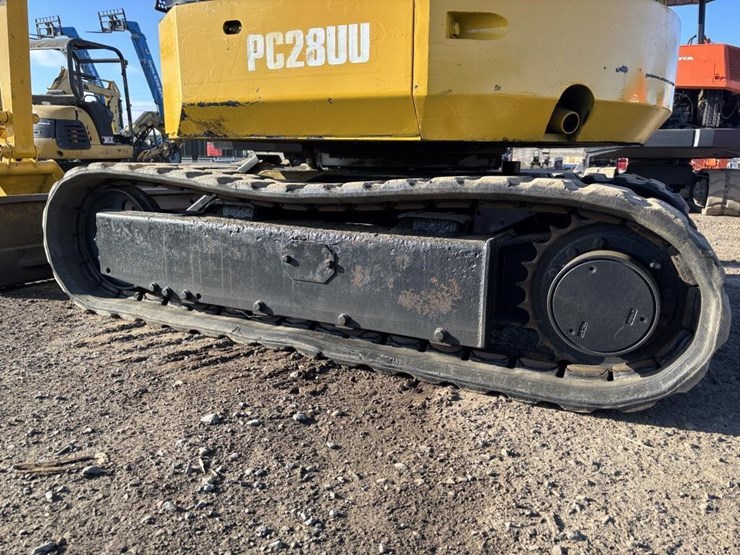 komatsu-pc28uu-image-18