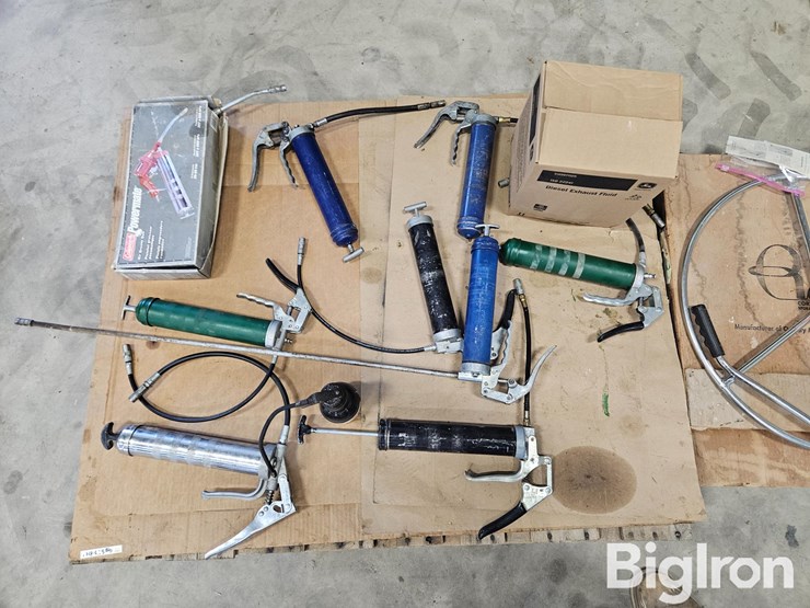 pallet-of-grease-guns-and-other-items-image-10