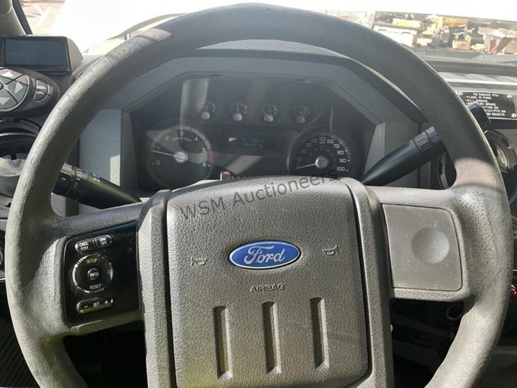 2015-ford-f550-image-21