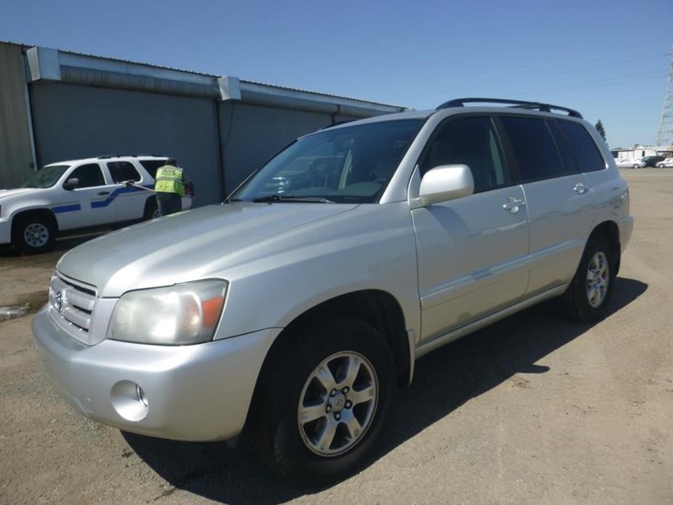 2004-toyota-highlander-image-1
