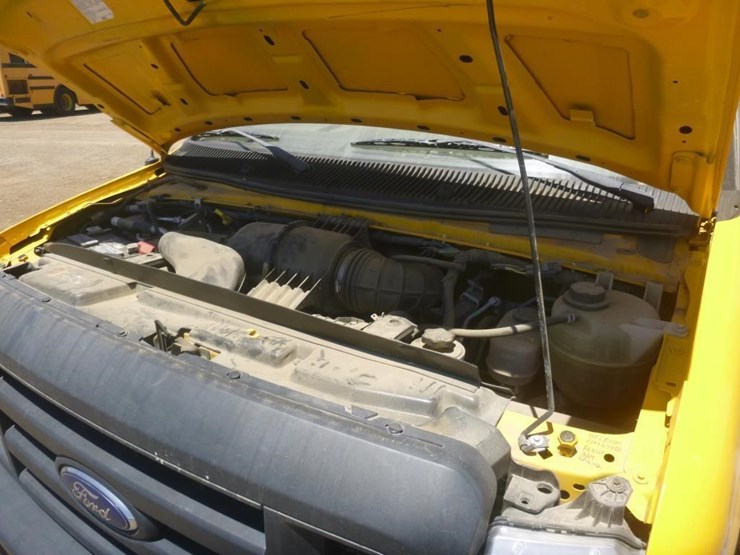 2019-ford-e350-image-15