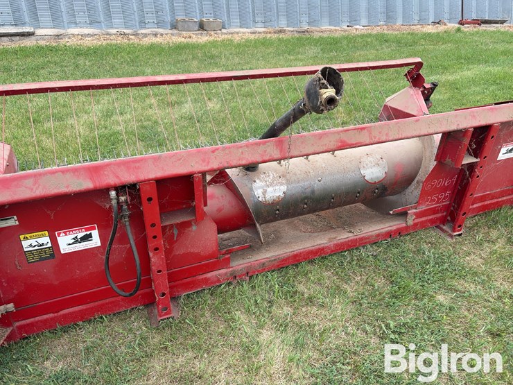international-1015-combine-pickup-head-image-9