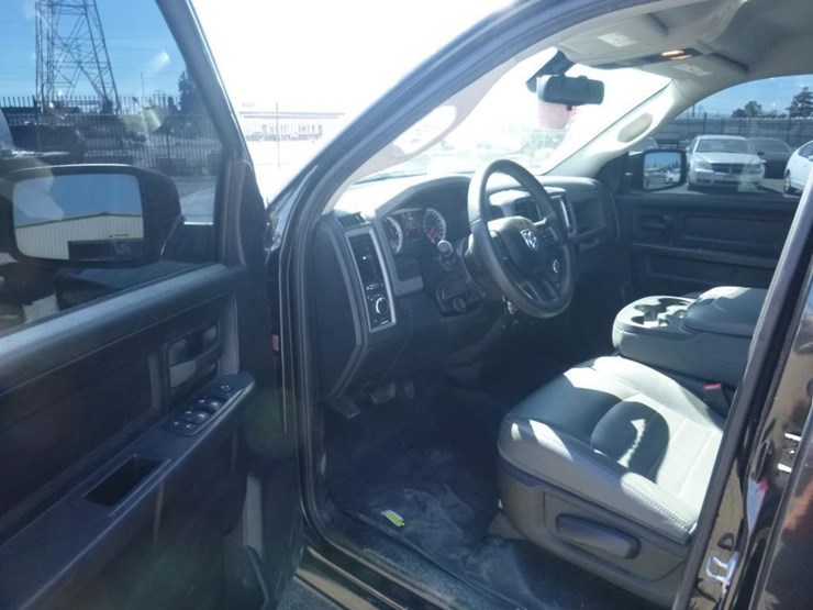 2015-dodge-1500-image-5