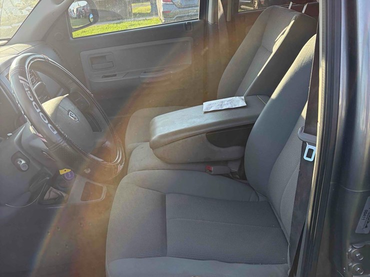2005-dodge-dakota-image-12
