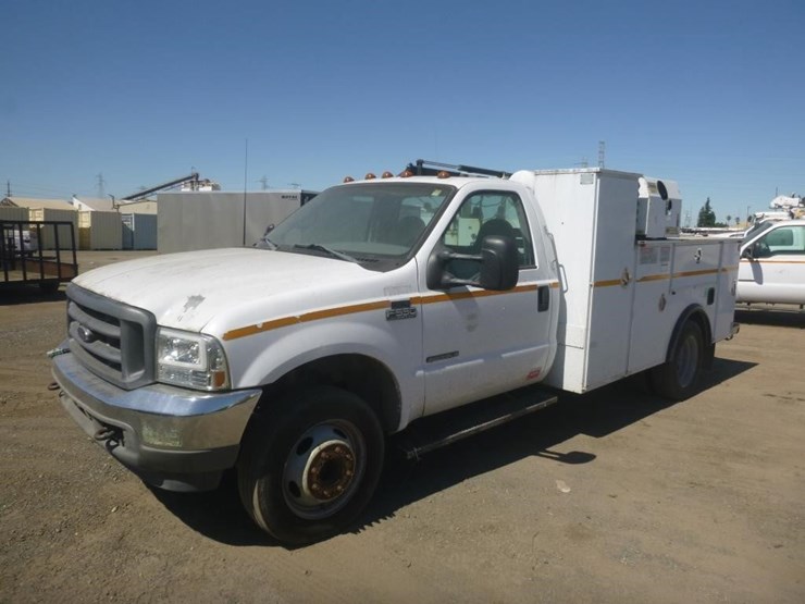 2002-ford-f550-image-1