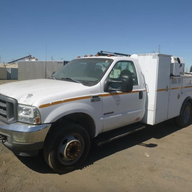 2002 FORD F550
