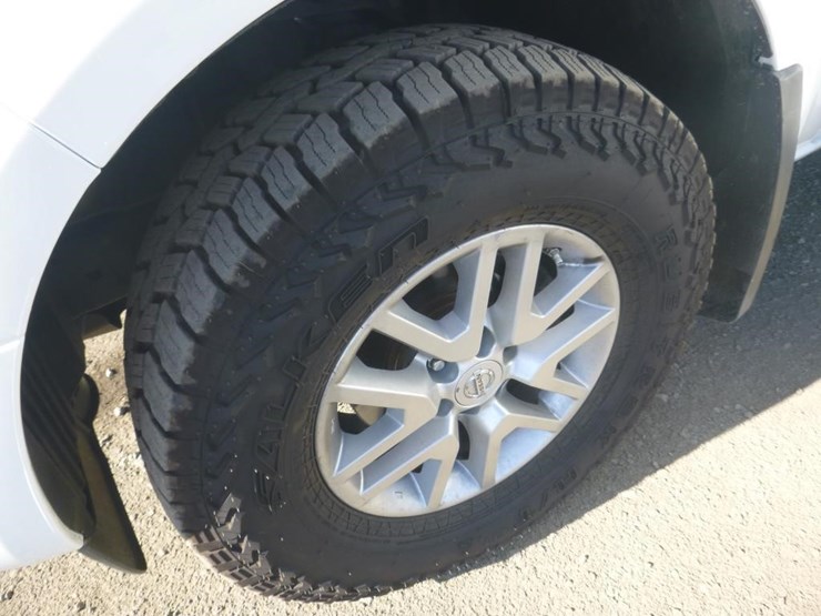 2019-nissan-frontier-image-11