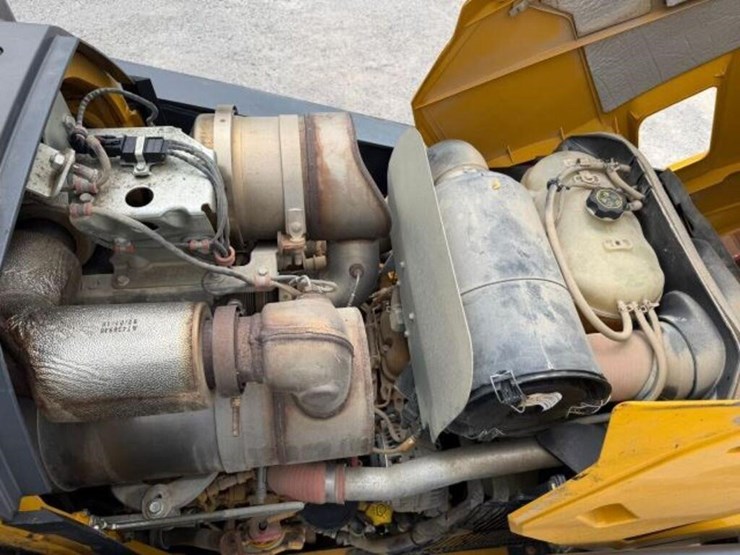 2018-deere-310sl-image-25