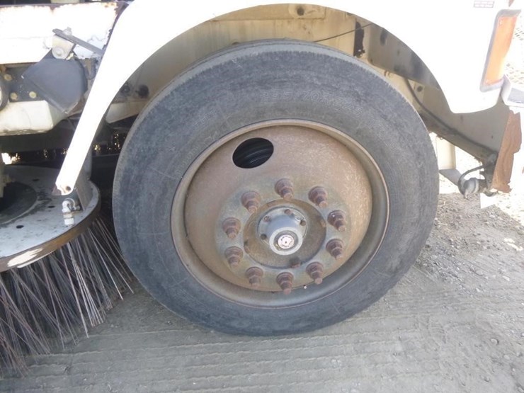 2013-global-m4-sweeper-image-29