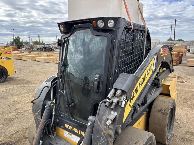 2021-new-holland-l328-image-23