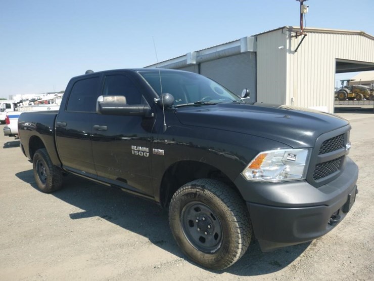2016-dodge-1500-image-2