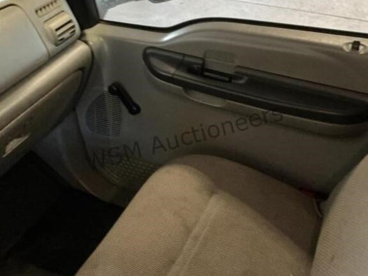 2006-ford-f550-image-21