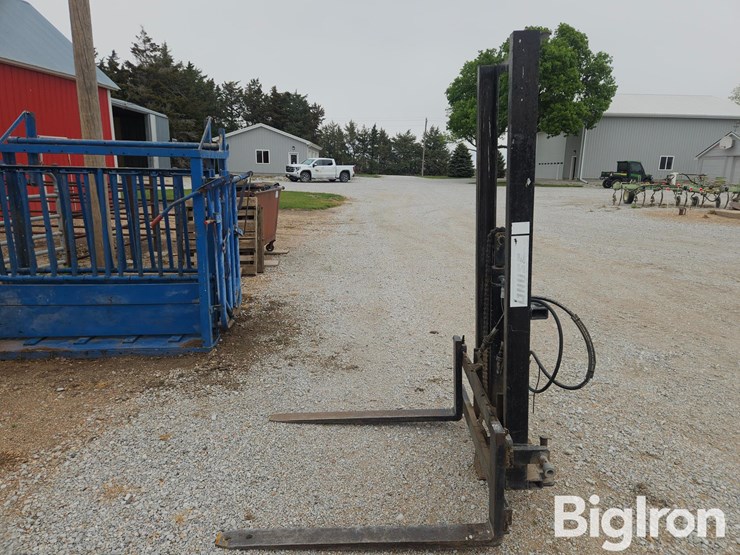 gnuse-3-pt-forklift-image-8