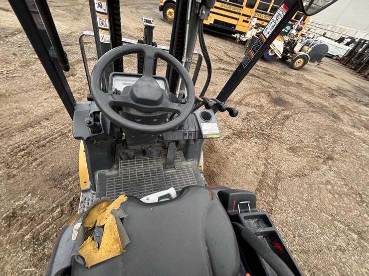 2020-caterpillar-2c6000-image-17