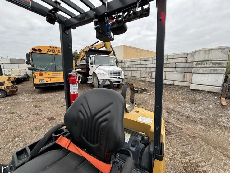 2020-caterpillar-2c6000-image-25