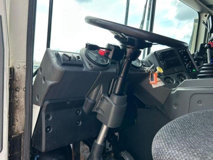 2020-mack-terrapro-tri/a-garbage-truck-1m2te1gc0lm-image-24
