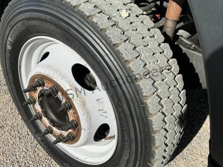2015-ford-f550-image-9