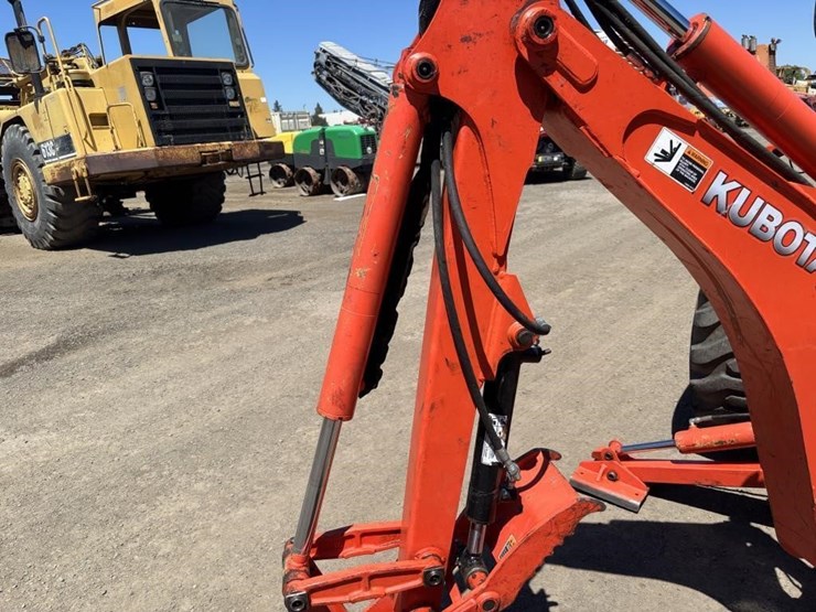2013-kubota-l3800d-image-20