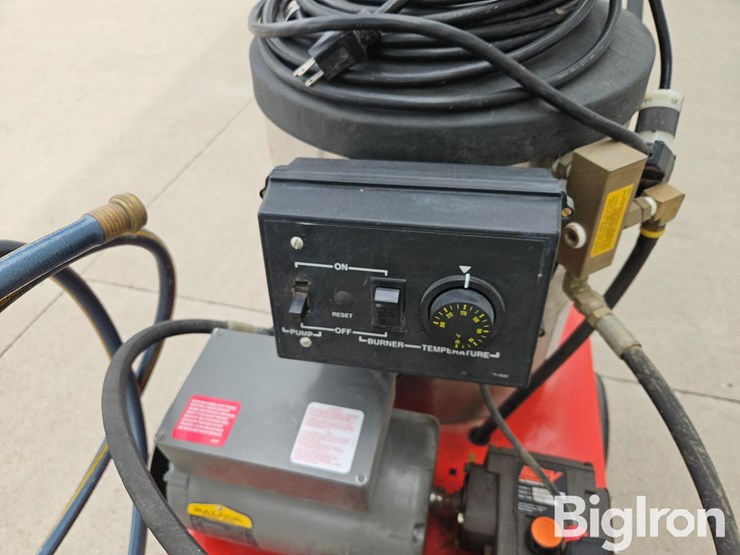 hotsy-555ss-hot-water-pressure-washer-image-15