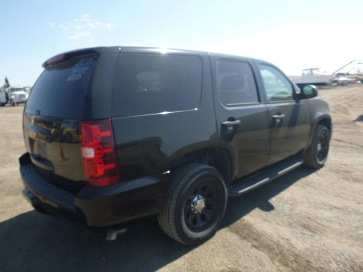 2011-chevrolet-tahoe-image-3