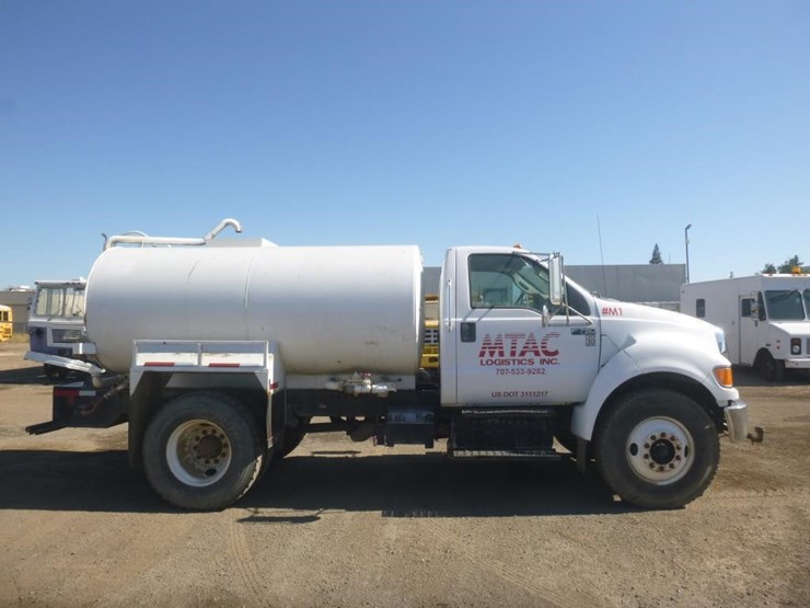 2011-ford-f750-image-7