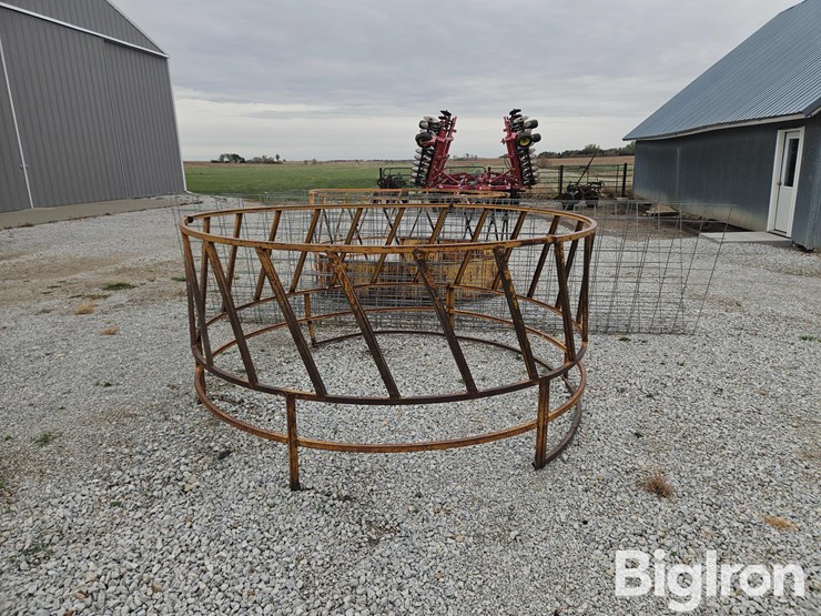 round-bale-feeders-&-mesh-livestock-panels-image-7