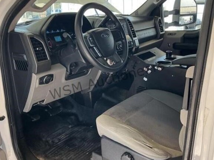 2017-ford-f550-image-25