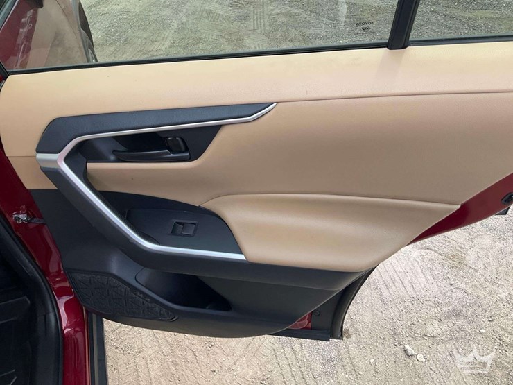 2019-toyota-rav4-image-23