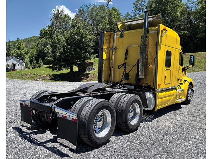 2017-peterbilt-579-image-3
