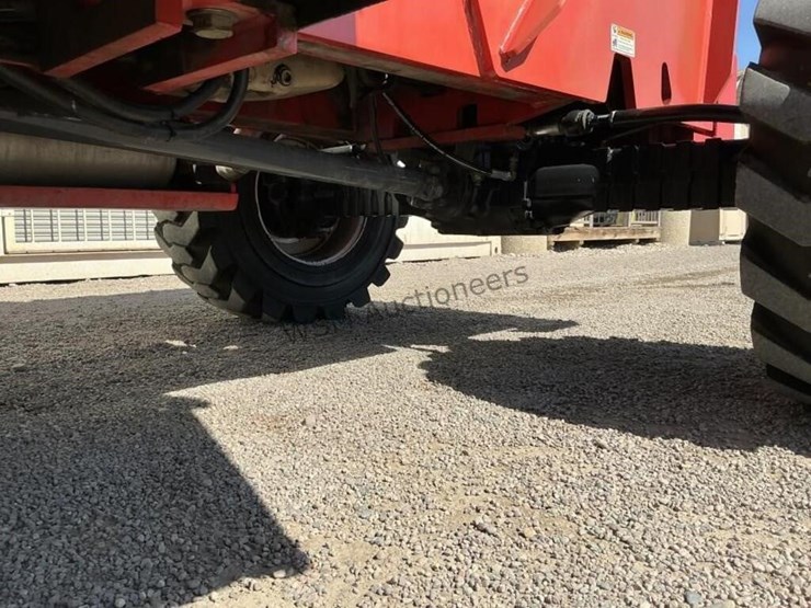 2005-manitou-t6034xt-telescopic-material-handler-image-29