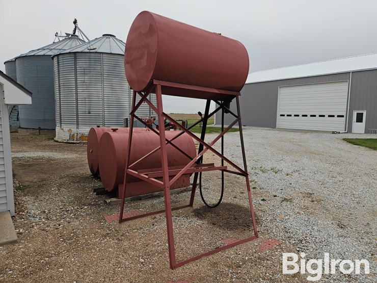 300-gal-fuel-tank-on-stand-image-5