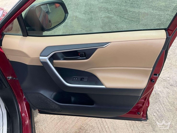 2019-toyota-rav4-image-25