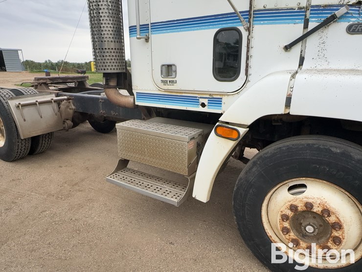 1992-freightliner-fld112-image-15