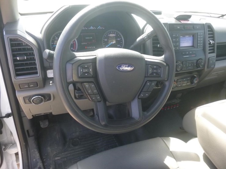 2022-ford-f450-image-21