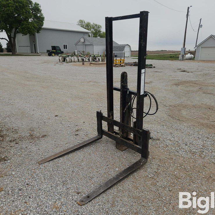 Gnuse 3-Pt Forklift
