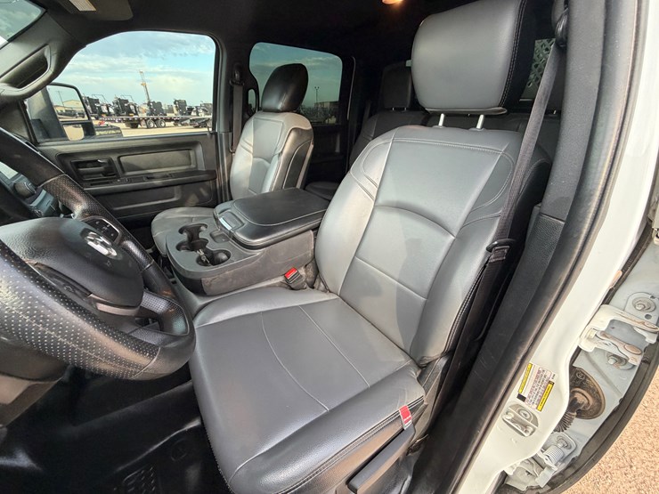 2024-ram-5500-crew-cab-mechanics-truck,-4x4-image-15