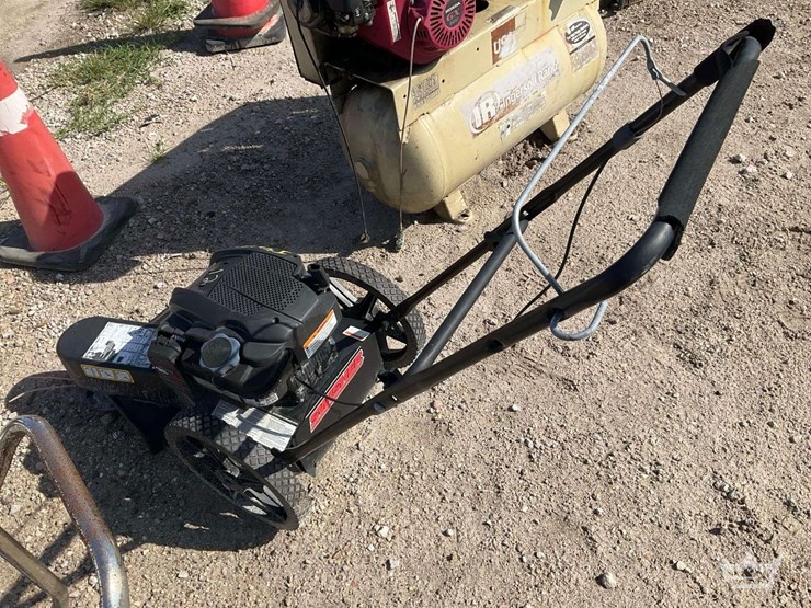 swisher-wheeled-string-trimmer-image-3