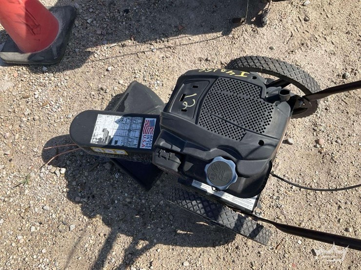 swisher-wheeled-string-trimmer-image-9