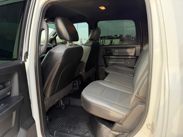 2024-ram-5500-crew-cab-mechanics-truck,-4x4-image-13