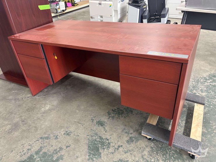 office-desk-image-1